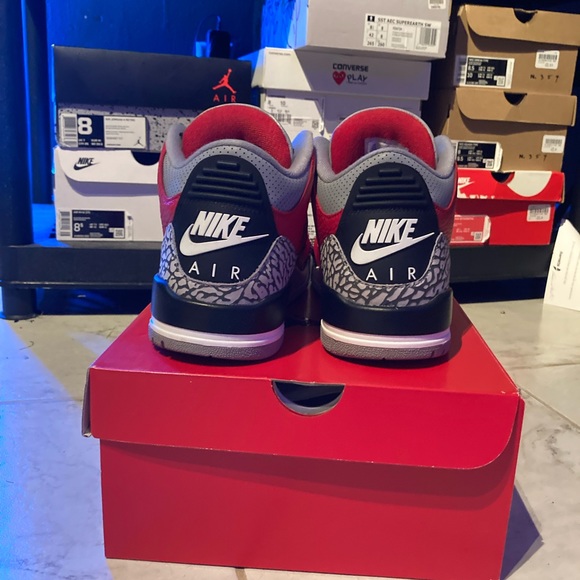 Nike Air Jordan 3 Fire Red - Picture 3 of 4